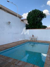 27 - Piscina