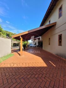 6 - Garagem/estacionamento