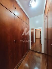 22 - Closet