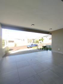 2 - Garagem/estacionamento