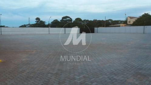 4 - Garagem/estacionamento
