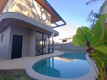 18 - Piscina