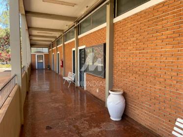 11 - Quintal/corredores