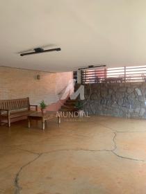 2 - Garagem/estacionamento