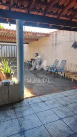 2 - Garagem/estacionamento
