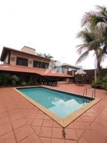 27 - Piscina