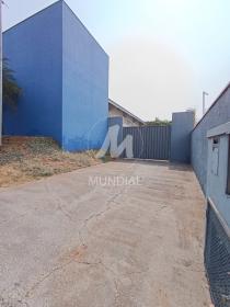17 - Garagem/estacionamento