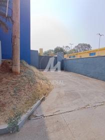 16 - Garagem/estacionamento