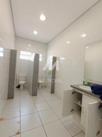 13 - Banheiro/lavabo