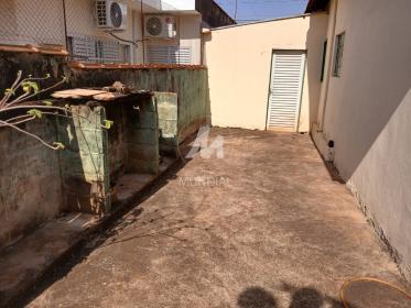 18 - Quintal/corredores