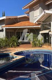 19 - Piscina
