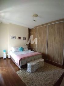 12 - Dormitorio