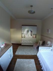18 - Dormitorio