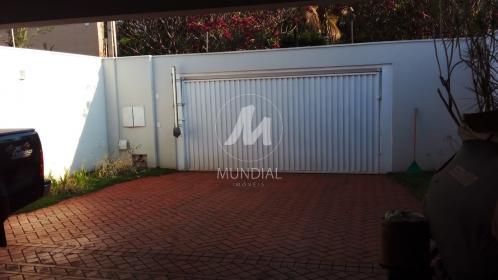 28 - Garagem/estacionamento