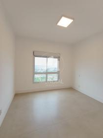 12 - Suite