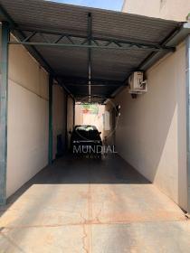 12 - Garagem/estacionamento
