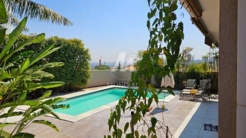 29 - Piscina