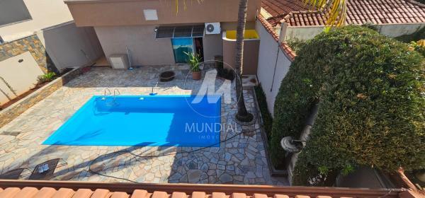 19 - Piscina