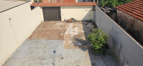 11 - Garagem/estacionamento