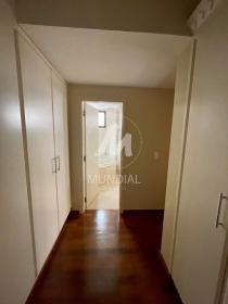 25 - Closet