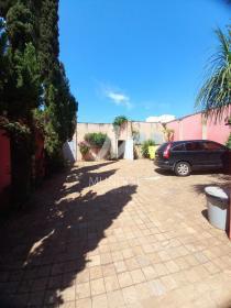 4 - Garagem/estacionamento