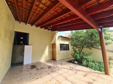 2 - Garagem/estacionamento