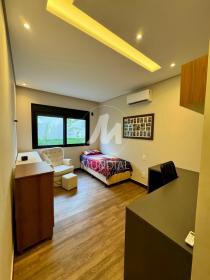 18 - Suite