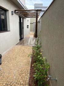 16 - Quintal/corredores