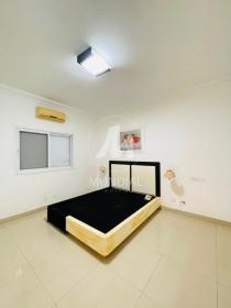 18 - Suite