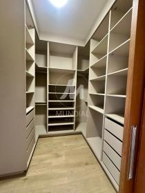 17 - Closet