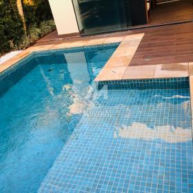 10 - Piscina