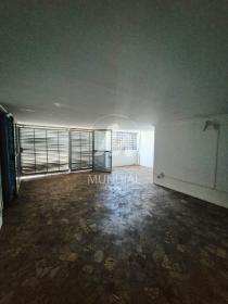 4 - Garagem/estacionamento