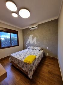 13 - Suite