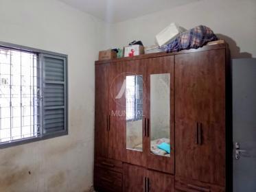 12 - Dormitorio