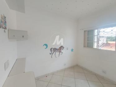 18 - Dormitorio