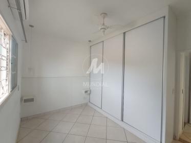 20 - Dormitorio