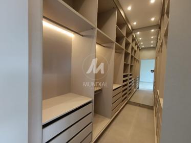 16 - Closet