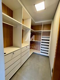 15 - Closet