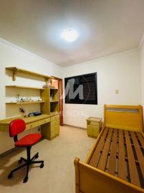 13 - Dormitorio