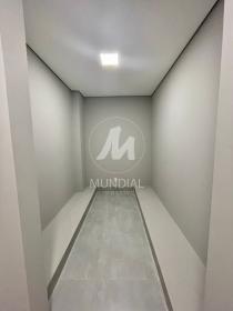 10 - Closet