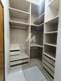 11 - Closet