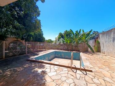 16 - Piscina