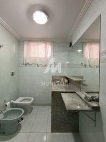 16 - Banheiro/lavabo