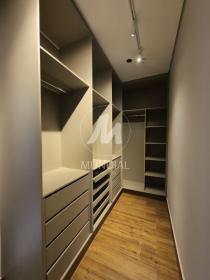 25 - Closet