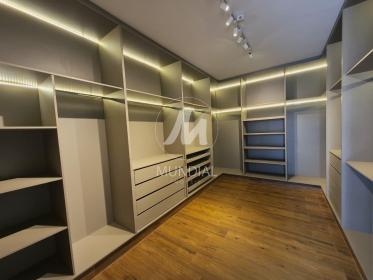 30 - Closet