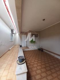 21 - Garagem/estacionamento