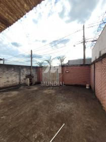 2 - Garagem/estacionamento