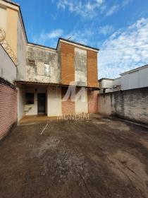 3 - Garagem/estacionamento