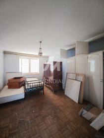 28 - Dormitorio