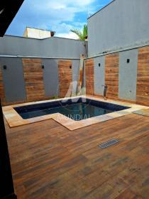 13 - Piscina